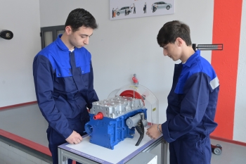 Hibrid avto ustası, aşbaz, parnik işçisi və …məktəbdə otel - [red]Peşə təhsili əmək bazarına yeni qapı açıb –REPORTAJ[/red] | FED.az