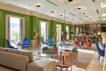"Hyatt Regency" işçi axtarır - VAKANSİYA