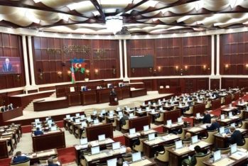 Milli Məclis büdcə zərfinin müzakirəsi üçün toplandı - Baş nazir də iştirak edir