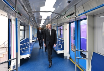 Prezident yeni nəsil metro qatarları ilə tanış olub - FOTOLAR | FED.az