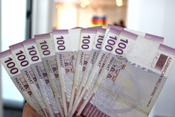 Əhalinin banklara borcu artır: İstehlak kreditləri 10 milyard manatı keçib - Bir ildə 1 milyard manat artım