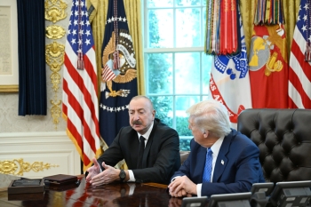 Donald Tramp "Ağ Evin açarını" İlham Əliyevə bağışladı - [red]FOTOLAR - VİDEO[/red] | FED.az