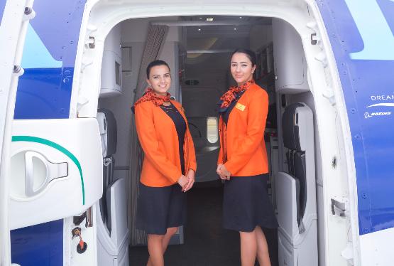 "Азербайджанские Авиалинии" объявляют набор бортпроводников среди девушек