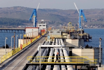 Hindistanın dövlət neftayırma zavodları Rusiya neftinin alışını dayandırıb