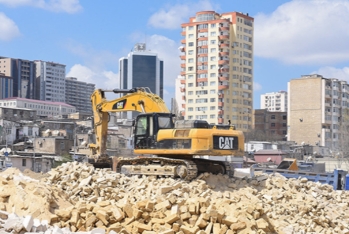 Bakının mərkəzində məşhur restoran sökülür – PLANA DÜŞDÜ