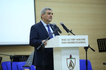 Bakı Ali Neft Məktəbində Mədəniyyət və İncəsənət Universitetinin 100 illik yubileyi qeyd olunub - FOTOLAR | FED.az