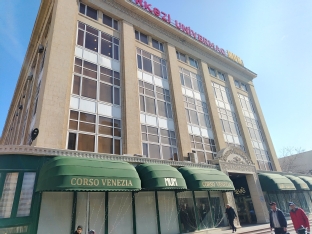 Mərkəzi Univermağın «qızıl dövrü»: «1200 manatlıq üzük 2000 manat olub, amma qızıl alan yoxdur» - REPORTAJ | FED.az