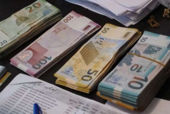 Bakıda maaşlar iki aydır azalır – 1000 Manatdan Aşağı Düşdü