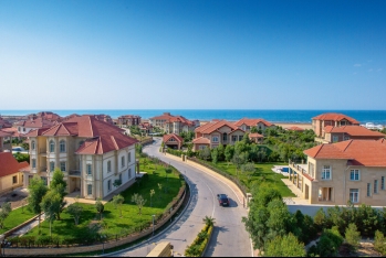 "Sea Breeze Resort & Residences" işçi axtarır - MAAŞ 1500-1800 MANAT - VAKANSİYA