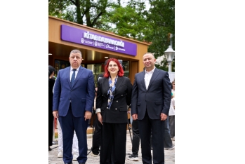 Şuşanın mərkəzində günəş enerjisi ilə işləyən "Kitab dayanacağı" istifadəyə verildi - FOTOLAR
