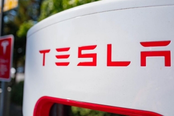 Tesla səhmləri Mask və Tramp arasında yeni mübahisə fonunda 8% ucuzlaşıb