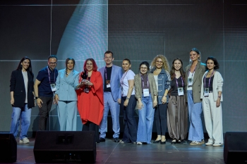 Azercell “Baku Flames” festivalında ilin “Ən Yaxşı Yerli Brend”i seçildi | FED.az