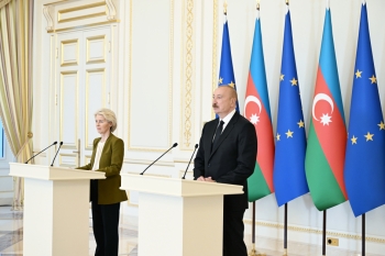 İlham Əliyev və Avropa Komissiyasının Prezidenti mətbuata bəyanatlarla çıxış ediblər - TAM MƏTN | FED.az