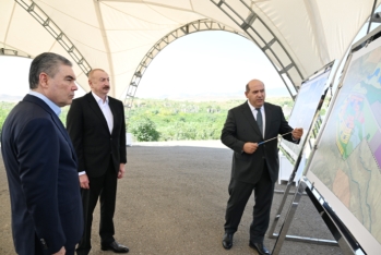 İlham Əliyev və Qurbanqulu Berdiməhəmmədov Füzuli şəhərinin dağıdılmış yerlərinə baxıblar
