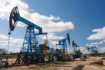 Azərbaycanda son 15 ildə neft hasilatı dinamikasının tendensiyası - AZALMA