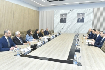 Rəşad Nəbiyev Asiya İnkişaf Bankının nümayəndə heyəti ilə görüşdü