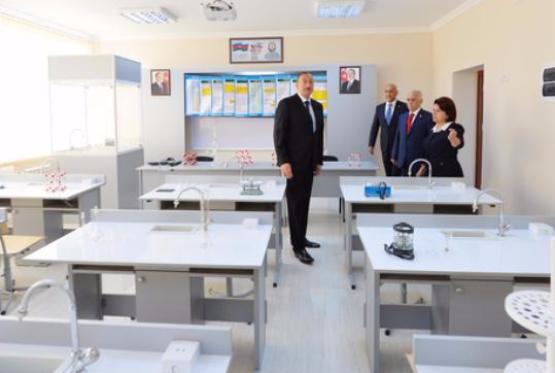 Президент Ильхам Алиев ознакомился с условиями, созданными в школах № 229 и № 109 Низаминского района в Баку после капитального ремонта