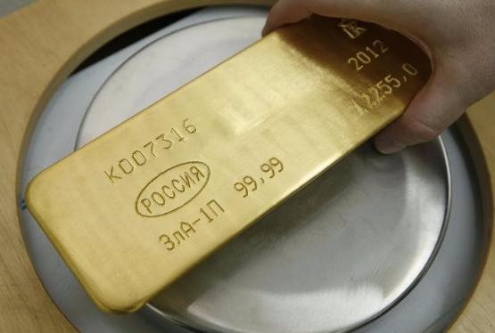 Фьючерсы на золото понизились в цене