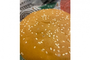 “Burger King”də istifadəyə yararsız məhsullar - AŞKARLANIB