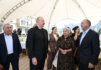 Prezident Kəlbəcər şəhərinin sakinləri ilə görüşüb, onlara mənzillərin açarlarını təqdim edib - [red]YENİLƏNİB[/red] | FED.az