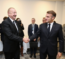 İlham Əliyev Kopenhagendə Makronla görüşüb | FED.az