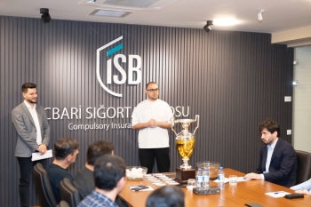 Azərbaycanda sığorta şirkətləri arasında mini-futbol turniri təşkil olunur - FOTOLAR | FED.az