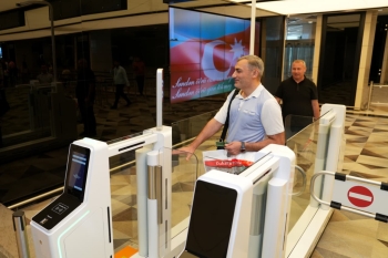 Bakı aeroportunda "Elektron qapı sərhəd nəzarəti sistemi" istifadəyə verilib - FOTOLAR | FED.az