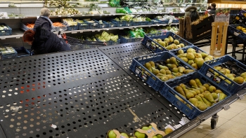 Паника и карантин: европейцы опустошают супермаркеты | FED.az