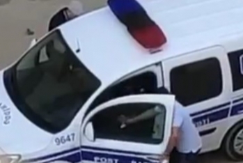 Rüşvət videosu yayılan polis xidmətdən qovuldu - Video