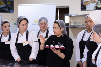 Şəhid və müharibədə yaralananların ailə üzvləri üçün peşə təlimləri  davam etdirilir | FED.az