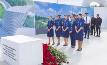 “Azərbaycan Hava Yolları” QSC-nin rəhbərliyi və kollektivi şəhidlərin əziz xatirəsini yad edib | FED.az