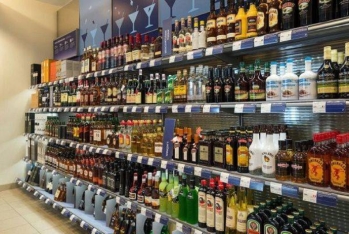 Alkoqollu içkilərin aşağı qiymətə satılmasına görə yeni cərimənin tətbiqi ilk oxunuşda təsdiqlənib