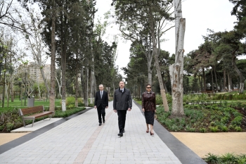 İlham Əliyev və Mehriban Əliyeva Bakıda yeni parkın açılışında iştirak ediblər - FOTOLAR | FED.az