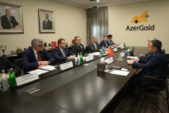 Zakir İbrahimov Qırğız Respublikasının ölkəmizdəki səfiri ilə görüşüb
