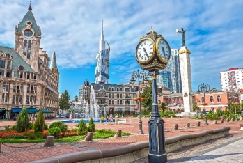 Bakıdan uçan təyyarə Batumiyə eniş edə bilməyib