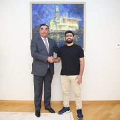 BANM məzunu Edinburq Universitetində təlimçi oldu! | FED.az