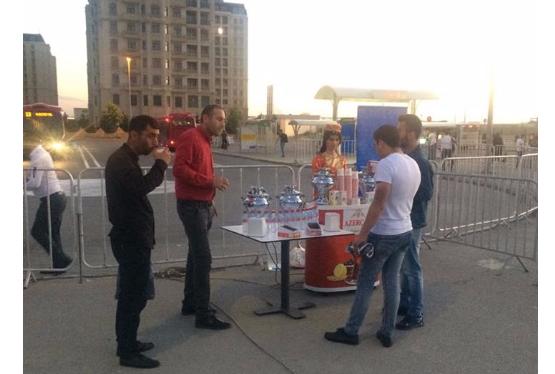 Koroğlu Nəqliyyat Mübadilə Mərkəzində iftar zamanı yolda olanlar üçün çay masası təşkil edilib