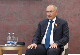 İlham Əliyevin Bişkekdə Paşinyanla görüşü keçirilir | FED.az