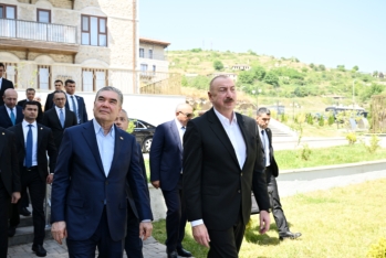 İlham Əliyev və  Qurbanqulu Berdiməhəmmədov Şuşada yaşayış kompleksində - FOTOLAR