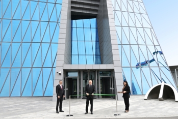 İlham Əliyev Mərkəzi Bankın yeni binasının açılışında iştirak edib - FOTOLAR
