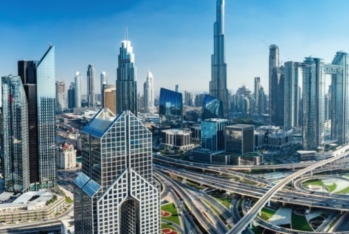 Dubay rəqəmsal pullara icazə verdi: yeni başlayanlar 2025-də hansı kriptovalyutaya yatırım etsin?