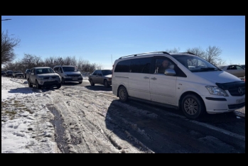 Ağsu dolaylarında maşınların hərəkəti - TAMAM DAYANIB