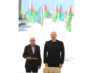 Prezident Kəlbəcər şəhərinin sakinləri ilə görüşüb, onlara mənzillərin açarlarını təqdim edib - [red]YENİLƏNİB[/red] | FED.az