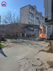 Bakıda tikintisi yarımçıq dayandırılan bina sökülür - FOTO | FED.az