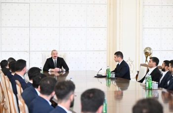 Prezident İlham Əliyev Azərbaycan milli komandasının üzvlərini qəbul edib | FED.az
