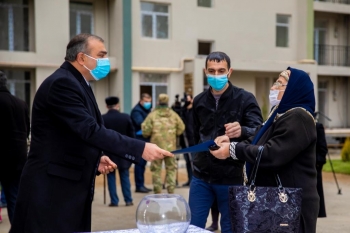 Bu gün şəhid ailələri və Qarabağ müharibəsi əlillərinə - 107 EV VERİLDİ | FED.az