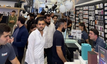 Bakıda iPhone 18 Pro üçün gecə yarısı izdiham – FOTOLAR | FED.az