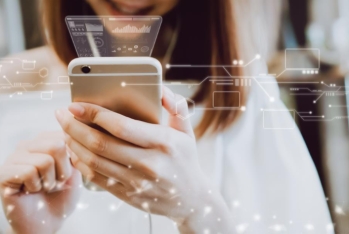 Telefonumuz nəyi izləyəcəyimizi necə bilir?