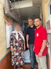 “Avrora Qrup” Qurban Bayramı münasibətilə aztəminatlı ailələrə bayram sovqatı çatdırıb - [red]FOTOLAR[/red] | FED.az