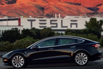Böyük Britaniyada “Tesla” satışları yarıbayarı azalıb